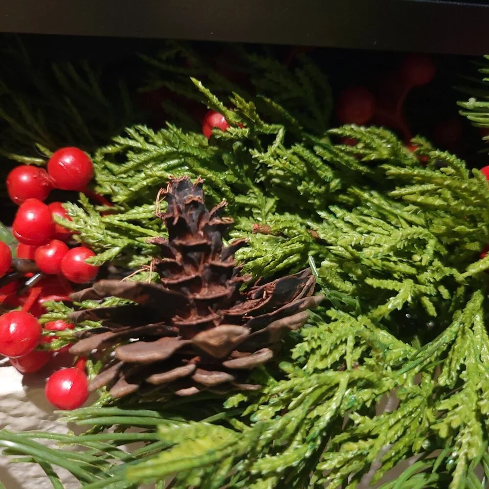 Garland - Picture 6 of 9